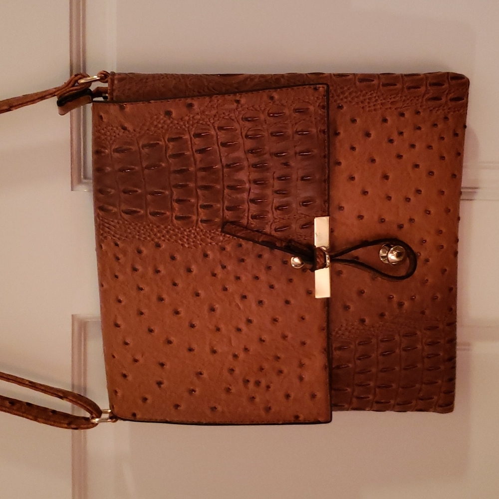 NWOT Vegan leather shoulder bag